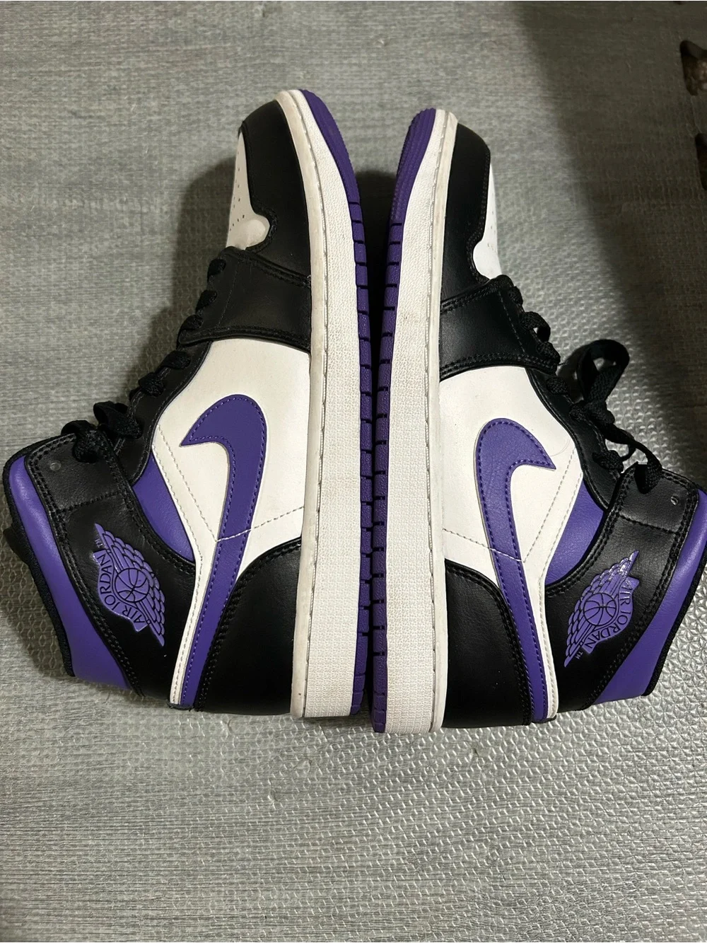 🔥 Nike Air Jordan 1 Mid Dark Iris — Men’s Size 9